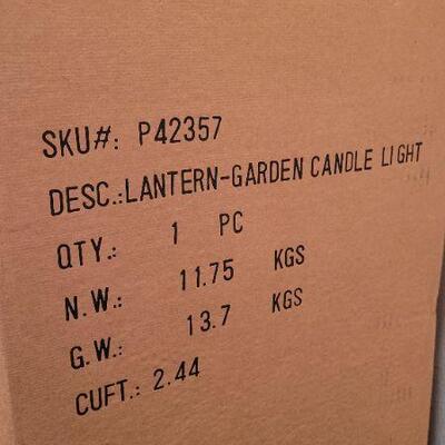 Lot 409: NEW Lantern Garden Candle Light