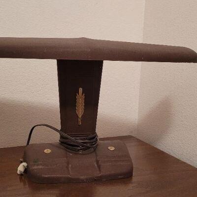 Lot 412: Vintage Mid Century Modern Table Lamp 