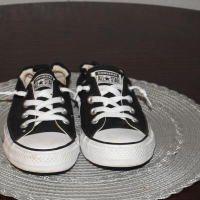 Converse Tennis Shoes