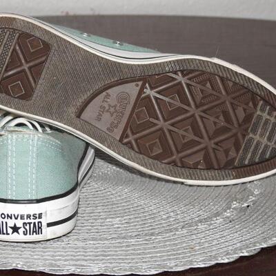 Converse Tennis Shoes