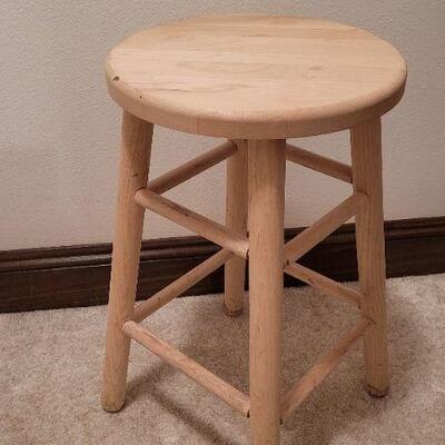 Lot 419: 23" Tall Wood Bar Stool