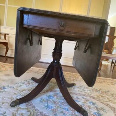 Gorgeous Federal Duncan Phyfe Drop Leaf Dining / Console Table 