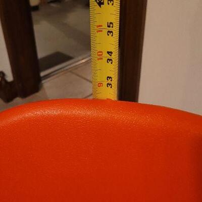 Lot 428: Vintage Mid Century Modern THE SHAMROCK Shell Bucket Chair 