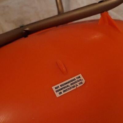 Lot 428: Vintage Mid Century Modern THE SHAMROCK Shell Bucket Chair 