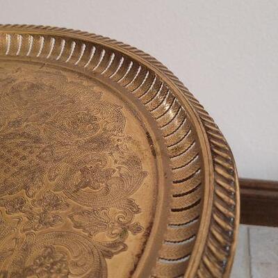 Lot 430: Vintage Metal Side Table 21.5" x 15.5" 