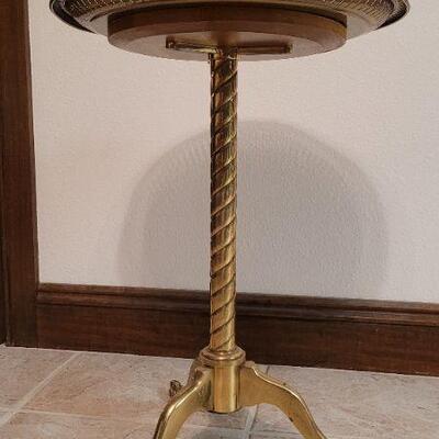Lot 430: Vintage Metal Side Table 21.5" x 15.5" 