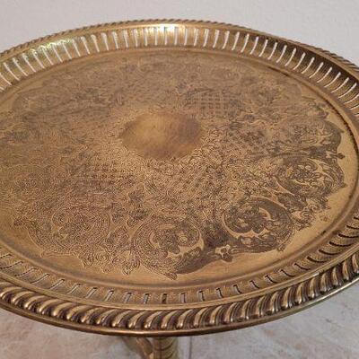 Lot 430: Vintage Metal Side Table 21.5" x 15.5" 