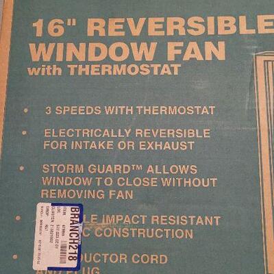 Lot 431: New AIR KING Model 4TM66 16" Reversible Window Fan w/ Thermostat 