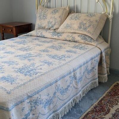 Antique Style Full Size Metal Bed