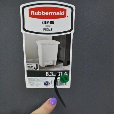 Rubbermaid, Step-on Trash Can, 8.3 gal, Plastic, Gray. Marker Spot on Front