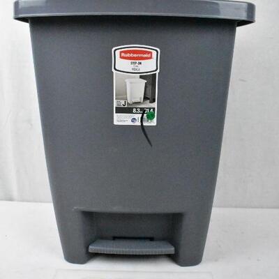 Rubbermaid, Step-on Trash Can, 8.3 gal, Plastic, Gray. Marker Spot on Front