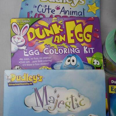 13 pc Easter: Egg Coloring Kits, Coloring Tablets, Garland, Small Baskets - New