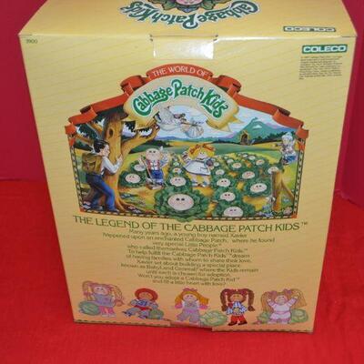 LOT 616 VINTAGE CABBAGE PATCH DOLL STILL IN BOX