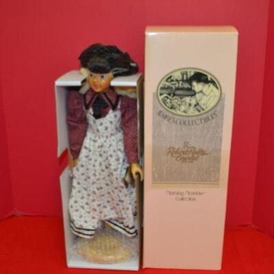 LOT 624 RAIKES COLLECTABLE DOLL VINTAGE WOOD FACE