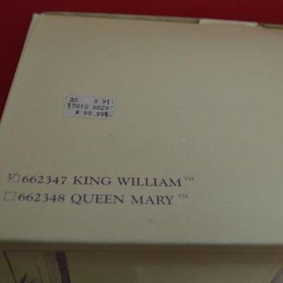 LOT 625 RAIKES BEAR KING WILLIAM STILL IN BOX