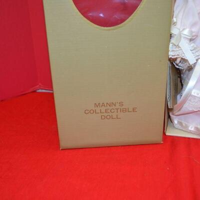 LOT 645 MANN'S COLLECTIBLE DOLL
