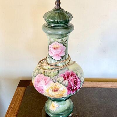 Lot 50  VINTAGE CHINA PAINTED TABLE LAMP FULL BLOOM ROSES 