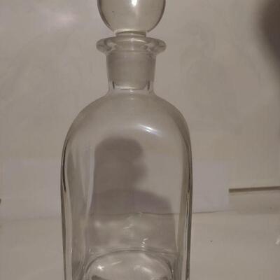 Glass decanter