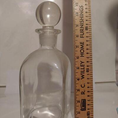 Glass decanter