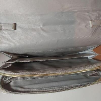 Clutch purse
