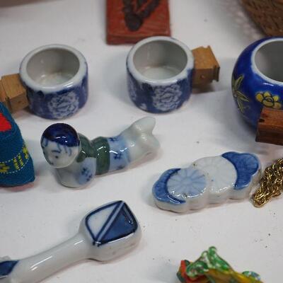 lot 19 Asian theme