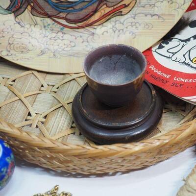 lot 19 Asian theme