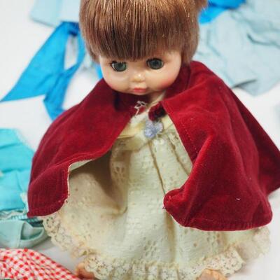 Lot 22 Vogue baby doll 