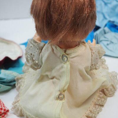 Lot 22 Vogue baby doll 