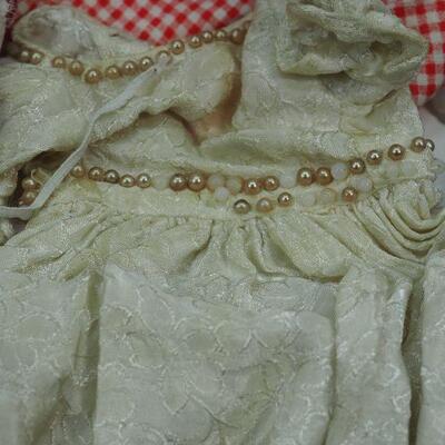 Lot 22 Vogue baby doll 