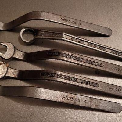 Lot 455: Assorted MERCEDES BENZ Wrenches 