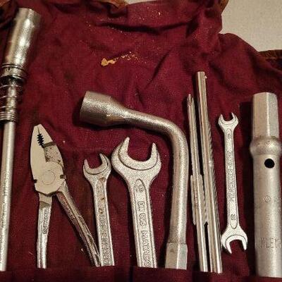 Lot 462: Vintage MERCEDES BENZ Tool Bundle
