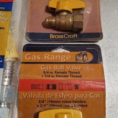 Lot 463: Gas Range BALL VALVES and Connection Hose 