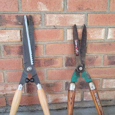 Lot 472: Pair of (2) Garden Shears 
