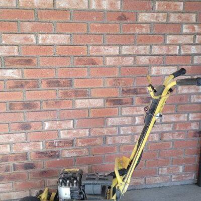 Lot 472: John Deere E35 Edger 