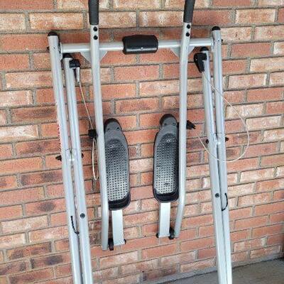 Lot 484: TONY LITTLE Gazelle Glider Low Impact Exercise Machine 