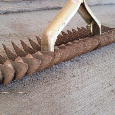 Lot 485: UNION TOOLS Garden Thatching Rake