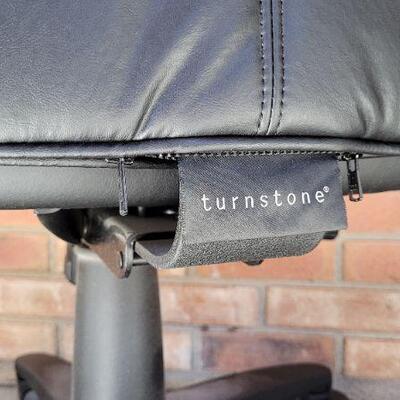 Lot 486:TURNSTONE Black Leather Office Chair 