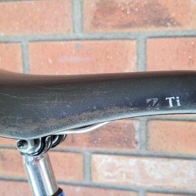 Lot 487: Vintage SCHWINN Le Tour III All Original Bicycle 