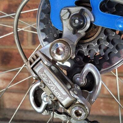 Lot 487: Vintage SCHWINN Le Tour III All Original Bicycle 