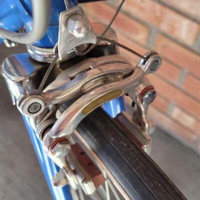Lot 487: Vintage SCHWINN Le Tour III All Original Bicycle 