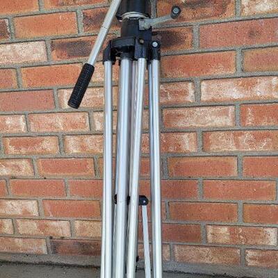 Lot 489: Vintage BOGEN 3046 Professional Camera Tripod w/ BOGEN 3063 Mount