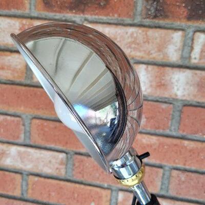 Lot 491: 60" Tall Custom Microphone Stand Flexible Light TESTED A+