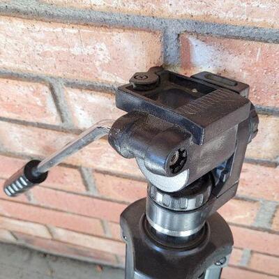 Lot 492: Vintage TUNDRA Video Camera Tripod 