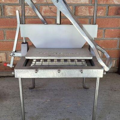 Lot 493: LINCOLN REDCO Lettuce King Chopper Press Tool