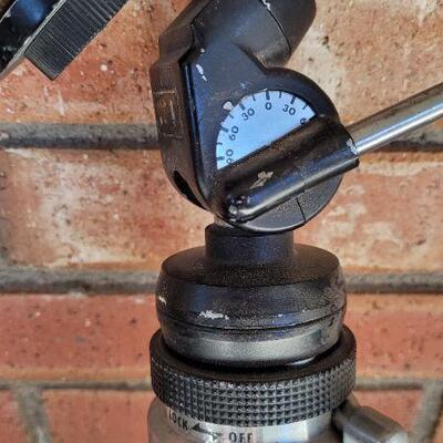 Lot 498: Vintage 24" KING Camera Tripod