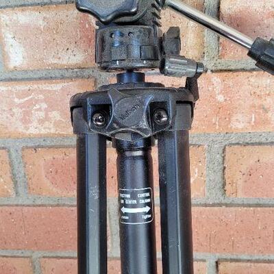 Lot 500: VELBON DV-40 Camera Tripod