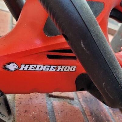 Lot 505: Black and Decker HEDGEHOG HS2400 Corded Hedge Trimmer TESTED A+