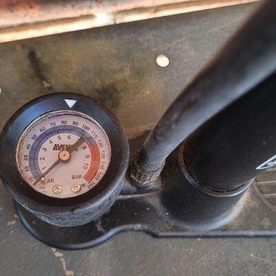 Lot 506: AVENIR Dual Head AIRMAX Bicycle Air Pump w/ Pressure Gauge