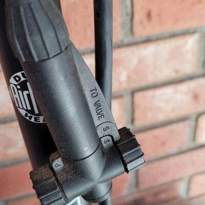Lot 506: AVENIR Dual Head AIRMAX Bicycle Air Pump w/ Pressure Gauge