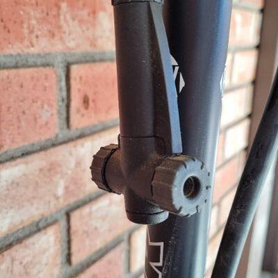 Lot 506: AVENIR Dual Head AIRMAX Bicycle Air Pump w/ Pressure Gauge